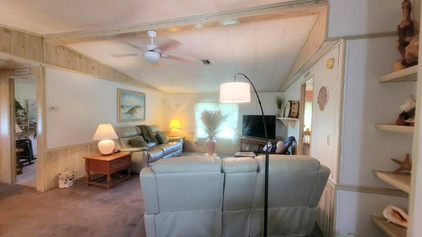 84 Emerald Dr. East a Dundee, FL Mobile or Manufactured Home for Sale